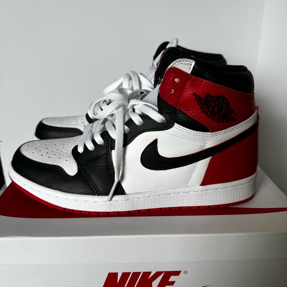 Air Jordan - Nike Jordan - 1 Retro High - "Heritage"
CUSTOMIZED
